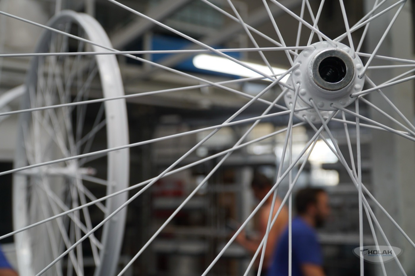 Renovované koleso bicykla po lakovaní